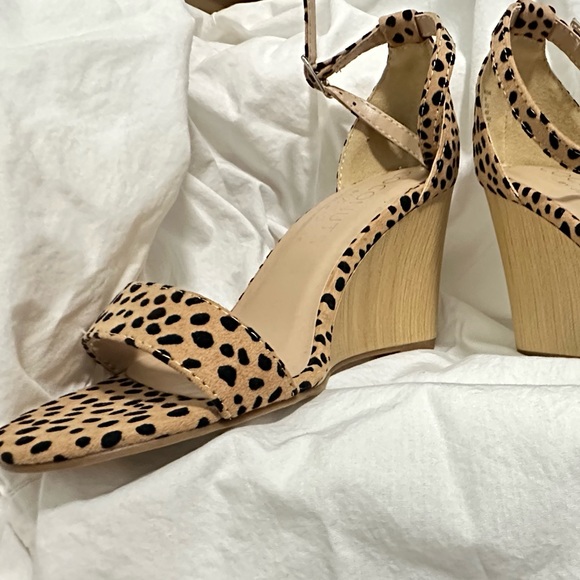 Leopard Print Wedges - Picture 4 of 4
